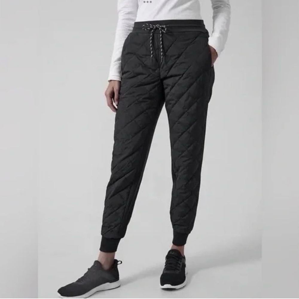 Athleta Women's Black Down Apres Ski Quilted Jogger Pants